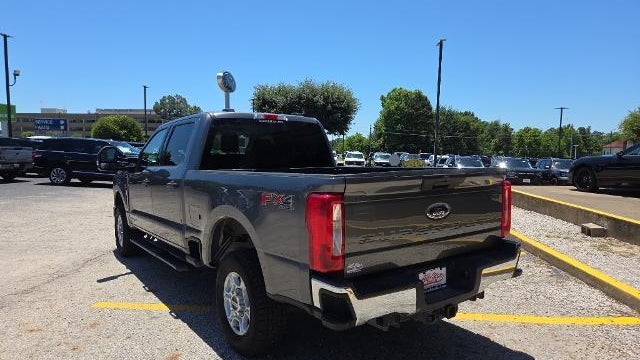 2025 Ford F-250 Super Duty Platinum