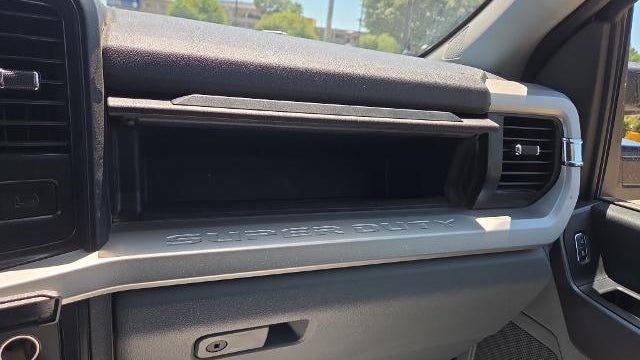2025 Ford F-250 Super Duty Platinum