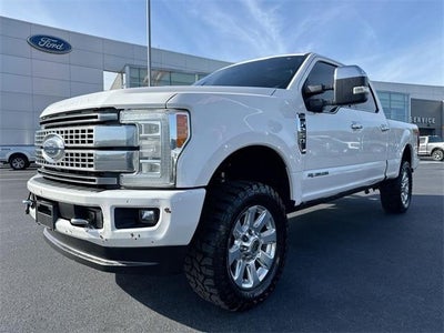 2017 Ford F-250 Super Duty 4X4 Platinum 4DR Crew Cab 8 FT. LB Pickup