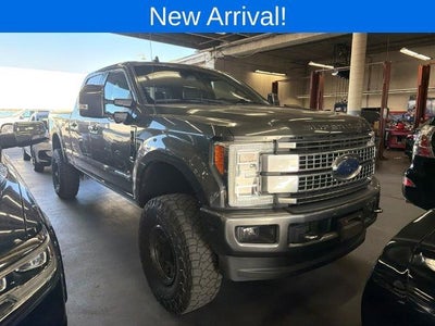 2019 Ford F-250 Super Duty 4X4 Platinum 4DR Crew Cab 6.8 FT. SB Pickup