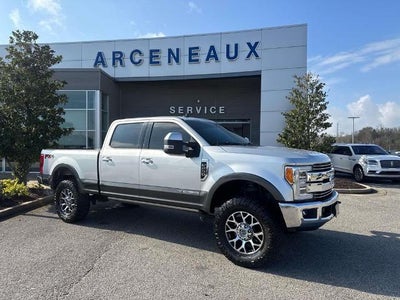 2019 Ford F-250 Super Duty 4X4 Lariat 4DR Crew Cab 8 FT. LB Pickup