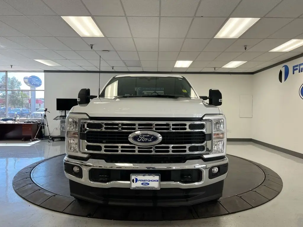 2025 Ford F-250 - $49,600