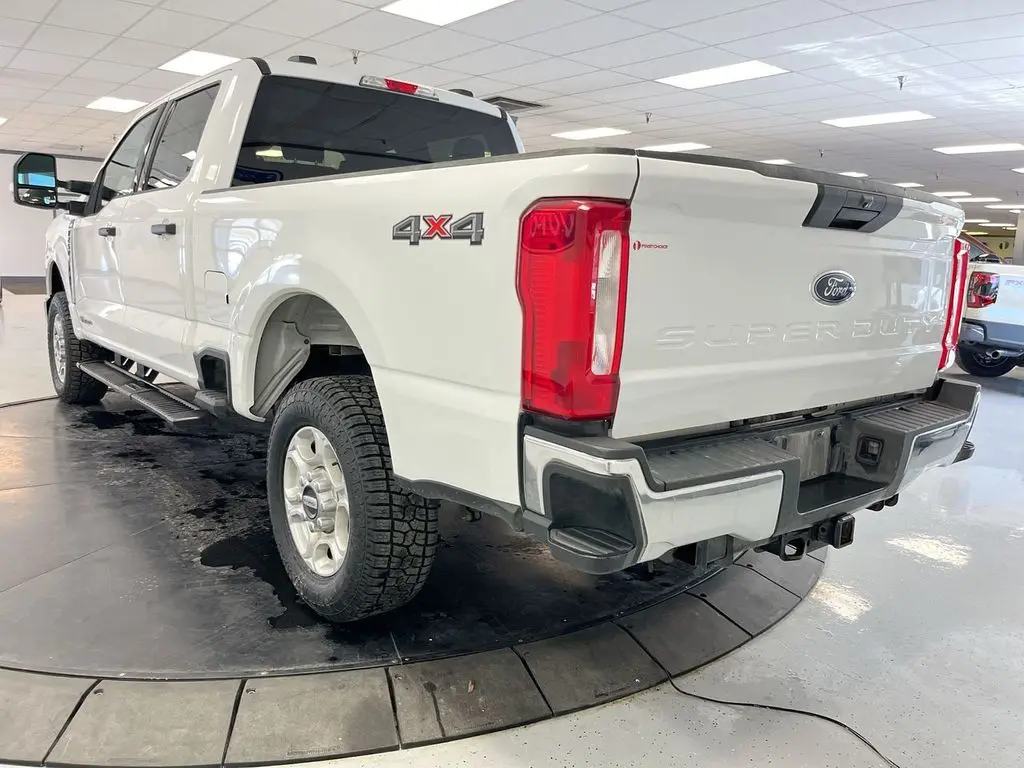 2025 Ford F-250 - $49,600