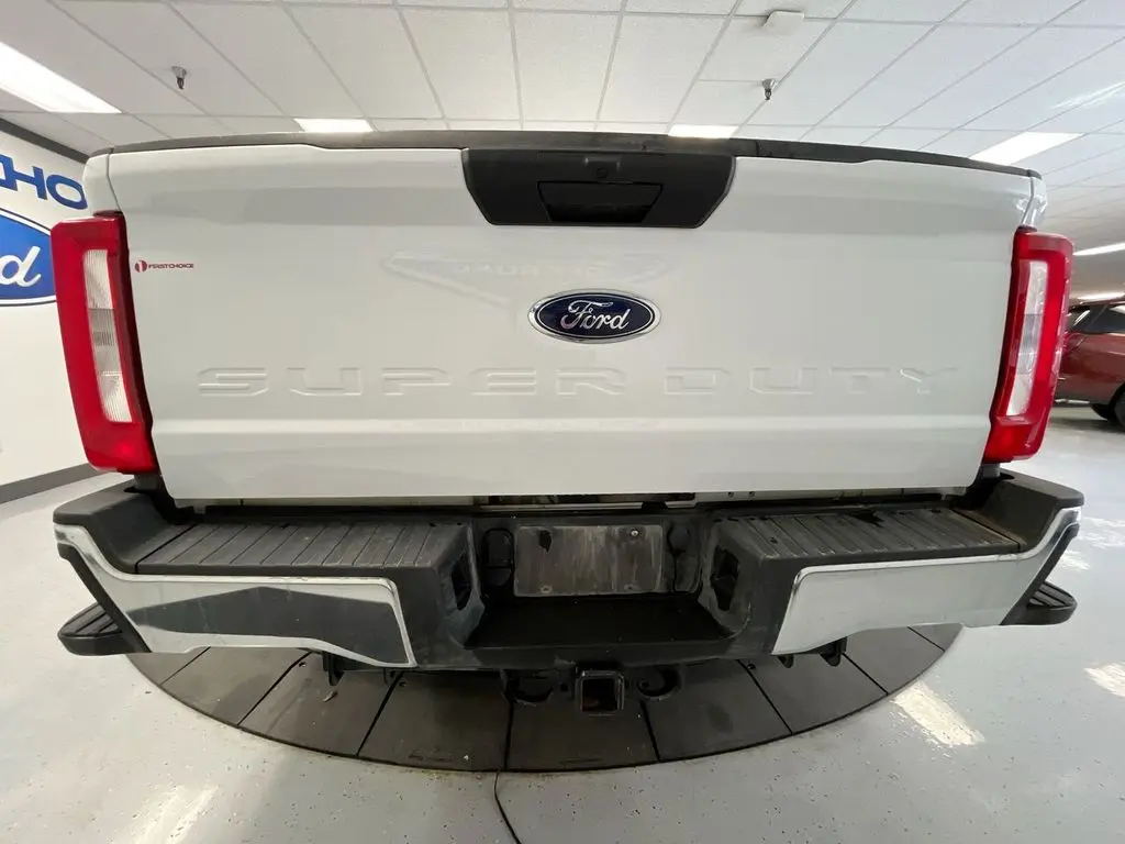 2025 Ford F-250 - $49,600