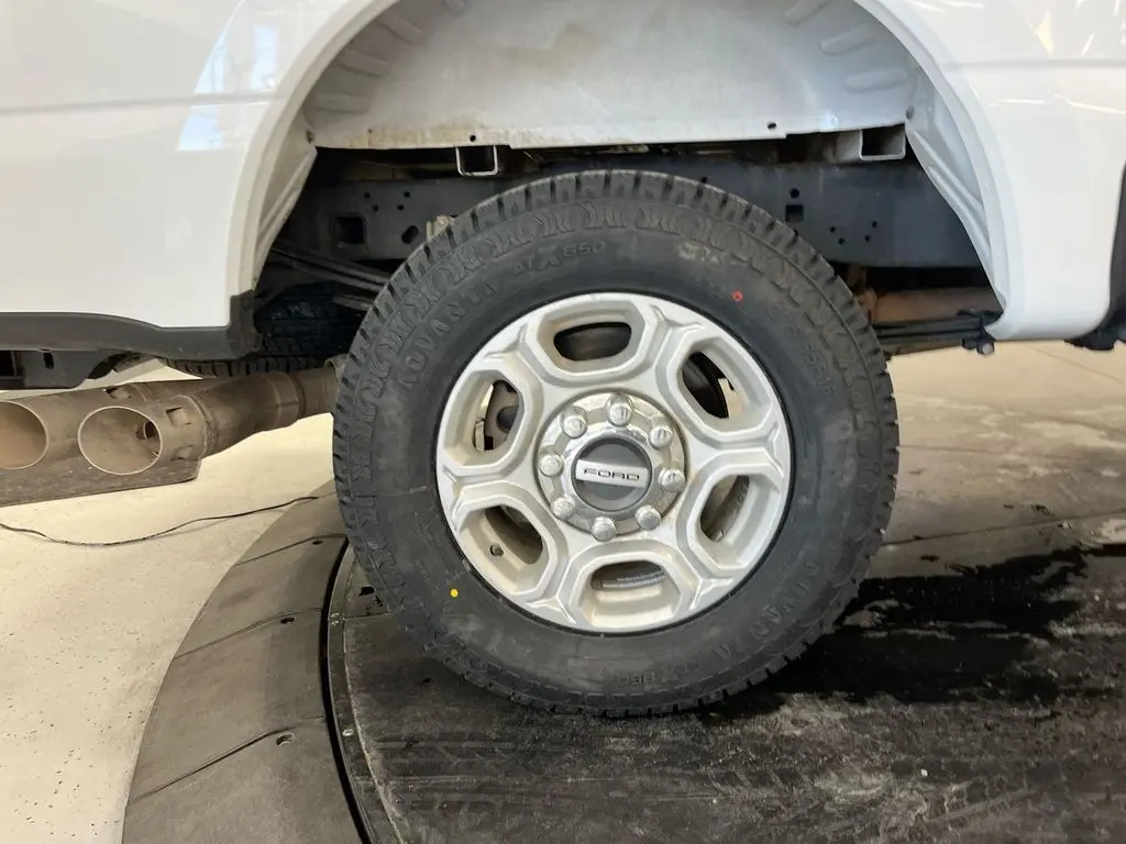 2025 Ford F-250 - $49,600