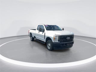 2023 Ford F-250 Super Duty with Oxford White Exterior