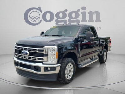 2023 Ford F-250 Super Duty 4X4 Lariat 4DR Supercab 8 FT. LB Pickup