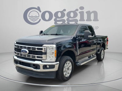 2023 Ford F-250 Super Duty 4X4 Lariat 4DR Supercab 8 FT. LB Pickup