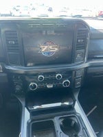 2023 F-250 Super Duty Thumbnail 3