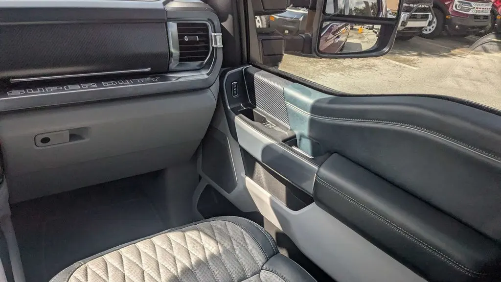 2024 Ford F-250 Super Duty Platinum