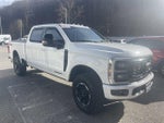 2025 F-250 Super Duty Thumbnail 3
