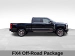 2025 F-250 Super Duty Thumbnail 3