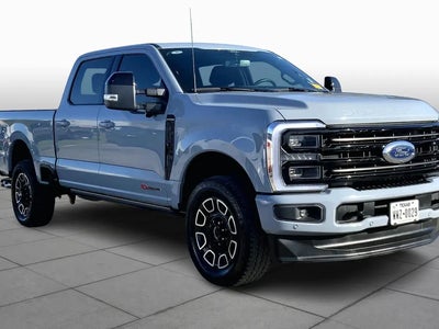 2025 Ford F-250 Super Duty 4X4 Platinum 4DR Crew Cab 8 FT. LB Pickup