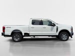 2023 F-250 Super Duty Thumbnail 2