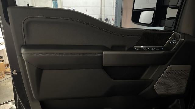 2025 Ford F-250 Super Duty Platinum