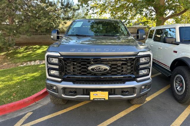 2025 Ford F-250 Super Duty Lariat — photo 1 of 9