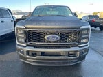 2023 F-250 Super Duty Thumbnail 2
