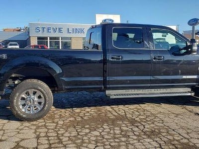 2022 Ford F-250 Super Duty 4X4 Lariat 4DR Crew Cab 8 FT. LB Pickup