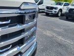 2025 F-250 Super Duty Thumbnail 3
