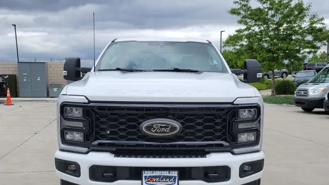 2025 Ford F-250 Super Duty Platinum