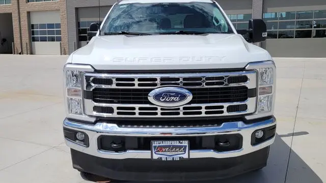 2025 Ford F-250 Super Duty Platinum
