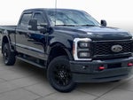 2025 F-250 Super Duty Thumbnail 3