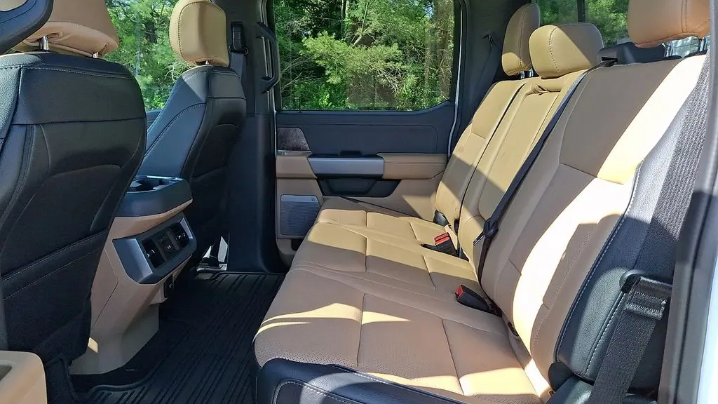 2025 Ford F-250 Super Duty Platinum