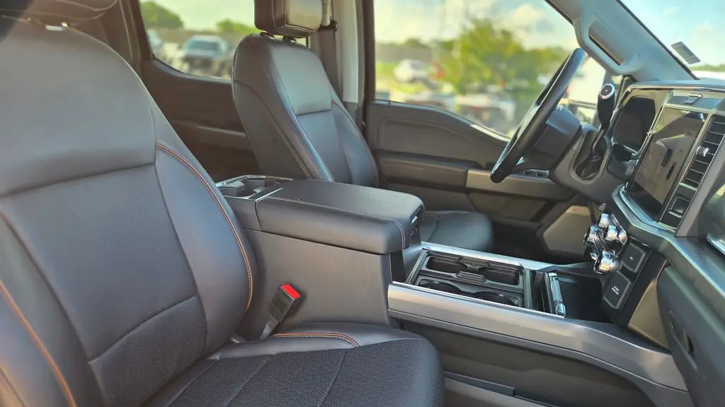 2025 Ford F-250 Super Duty Platinum