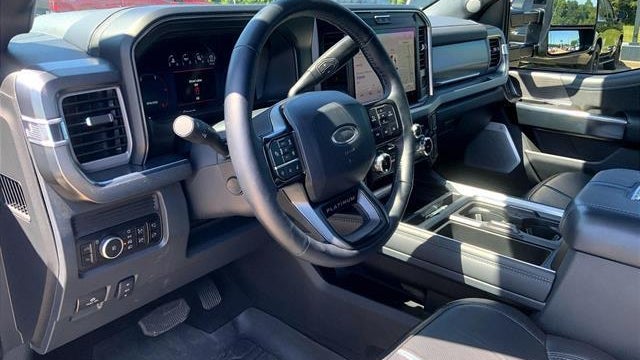 2025 Ford F-250 Super Duty Platinum