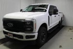 2023 F-250 Super Duty Thumbnail 3