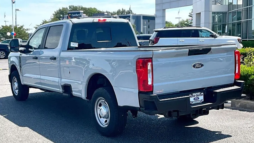 2025 Ford F-350 Super Duty XL