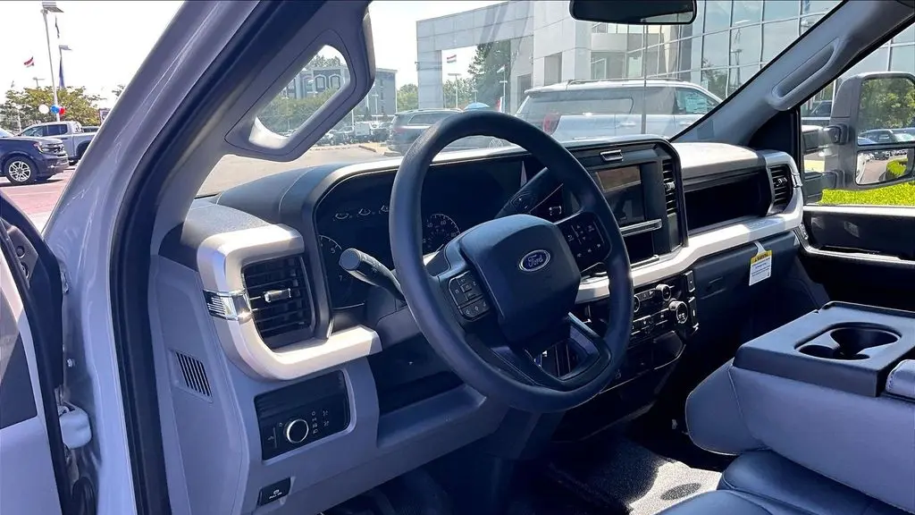 2025 Ford F-350 Super Duty XL