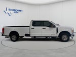 2025 F-350 Super Duty Thumbnail 4