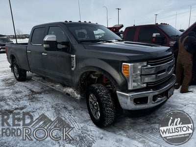 2017 Ford F-350 Super Duty 4X4 Platinum 4DR Crew Cab 8 FT. LB SRW Pickup