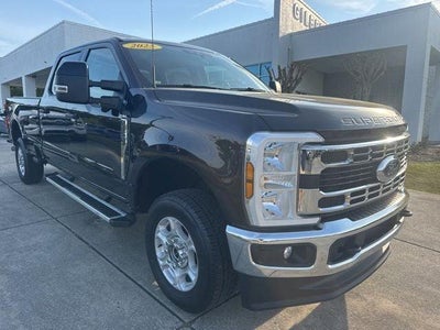 2025 Ford F-350 Super Duty 4X4 Lariat 4DR Crew Cab 6.8 FT. SB SRW Pickup