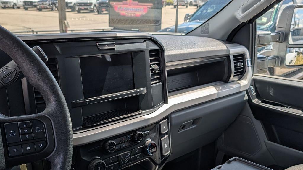 2025 Ford F-350 Super Duty XL