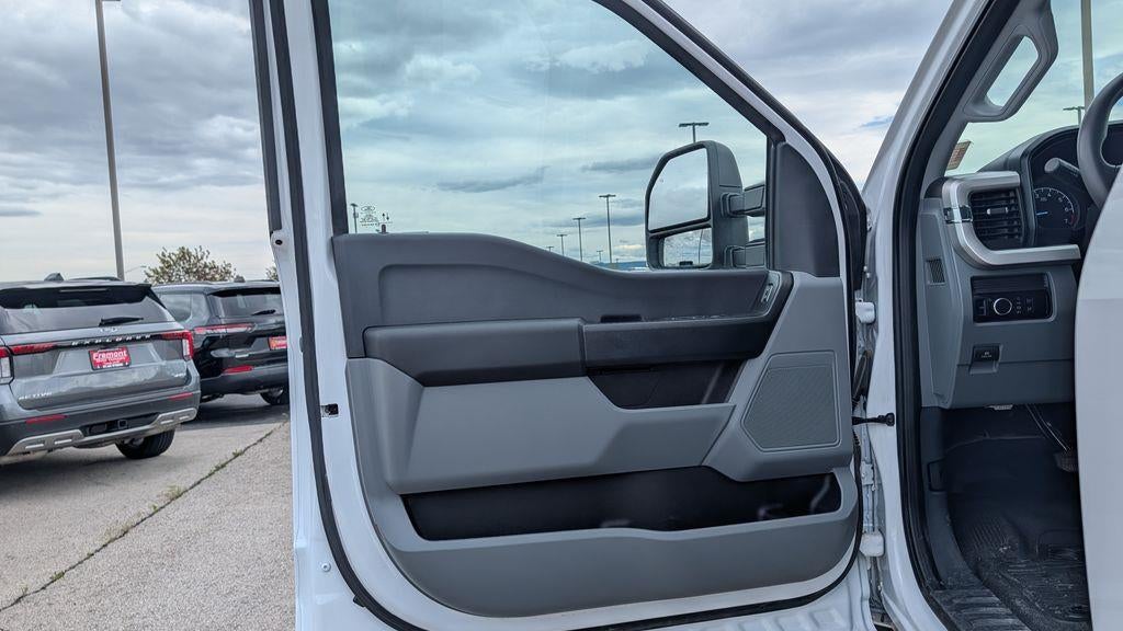2025 Ford F-350 Super Duty XL