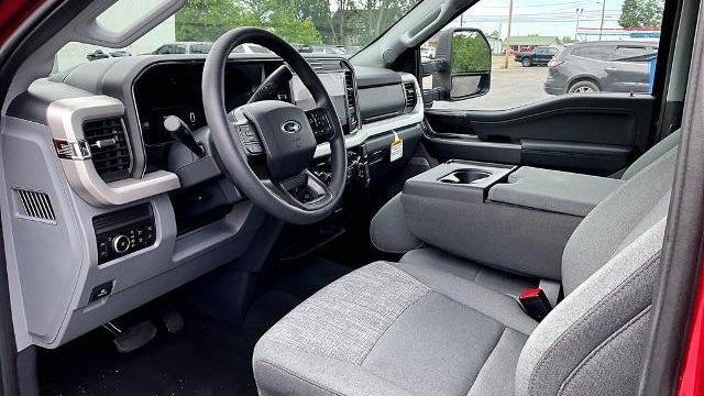2026 Ford F-350 Super Duty Lariat