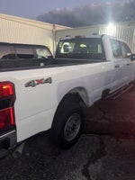 2023 F-350 Super Duty Thumbnail 3