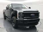 2023 F-350 Super Duty Thumbnail 3