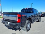 2025 F-350 Super Duty Thumbnail 3