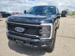2023 F-350 Super Duty Thumbnail 2