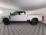 2025 F-350 Super Duty Thumbnail 2