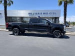 2025 F-350 Super Duty Thumbnail 2