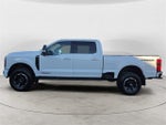 2025 F-350 Super Duty Thumbnail 2