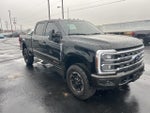 2025 F-350 Super Duty Thumbnail 2