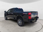 2025 F-350 Super Duty Thumbnail 3
