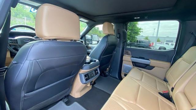2025 Ford F-350 Super Duty Platinum