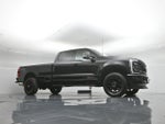 2025 F-350 Super Duty Thumbnail 4