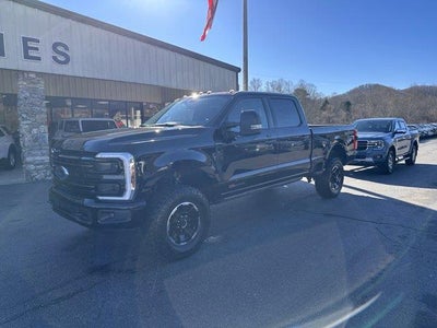 2025 Ford F-350 Super Duty 4X4 Platinum 4DR Crew Cab 6.8 FT. SB SRW Pickup